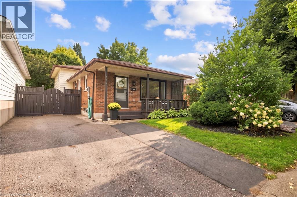 447 Drummerhill Crescent, Waterloo, Ontario  N2T 1G3 - Photo 1 - 40860020
