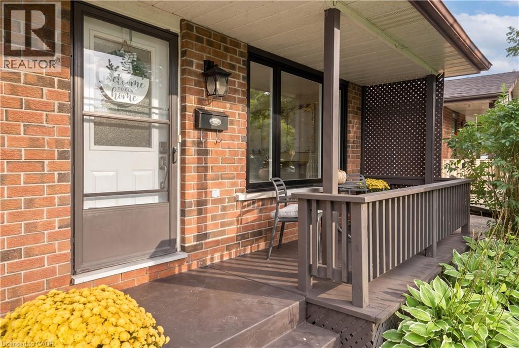 447 Drummerhill Crescent, Waterloo, Ontario  N2T 1G3 - Photo 2 - 40860020