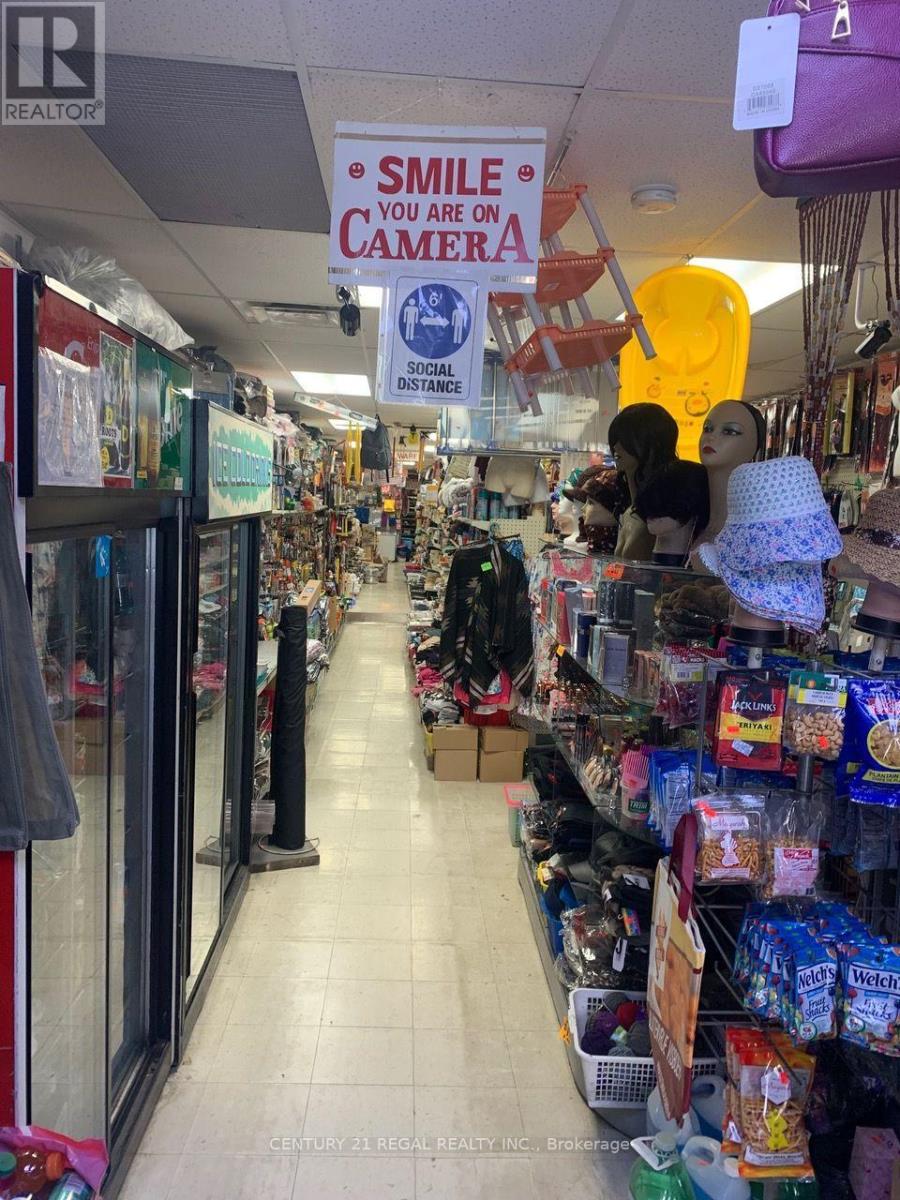 1281 Queen Street W, Toronto, Ontario  M6K 1L6 - Photo 12 - W13780402