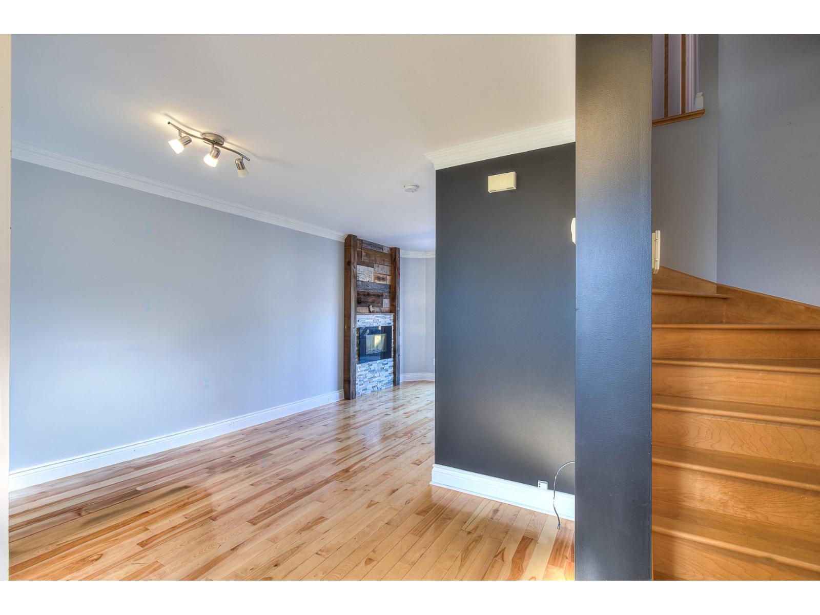 46 Av. Chamberry Les Cèdres Quebec Canada J7T0C5 3