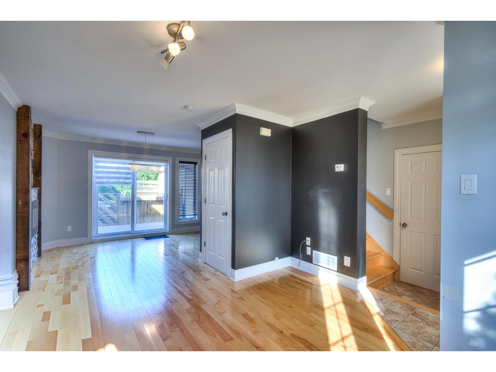 46 Av. Chamberry Les Cèdres Quebec Canada J7T0C5 5