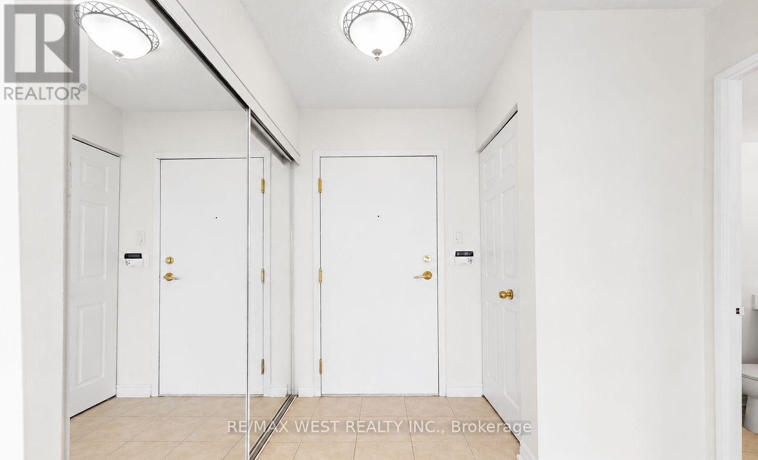 1801 - 55 Elm Drive W, Mississauga, Ontario  L5B 3Z3 - Photo 5 - W13784192