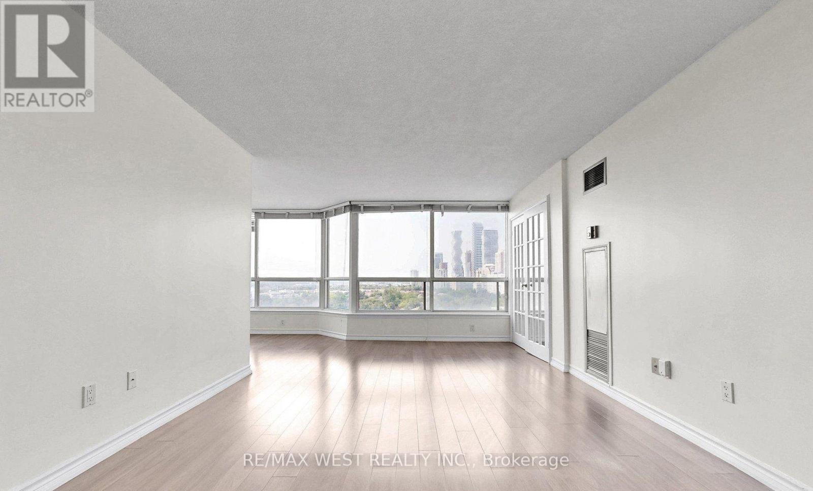 1801 - 55 Elm Drive W, Mississauga, Ontario  L5B 3Z3 - Photo 9 - W13784192