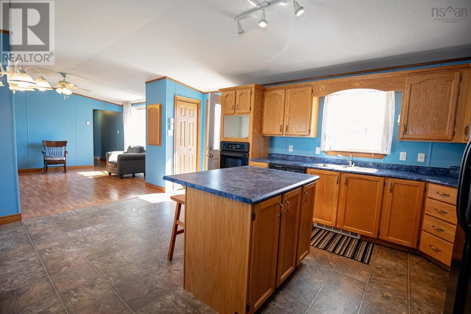 27 Fernwood Drive, Amherst, Nova Scotia  B4H 4P4 - Photo 14 - 202623316