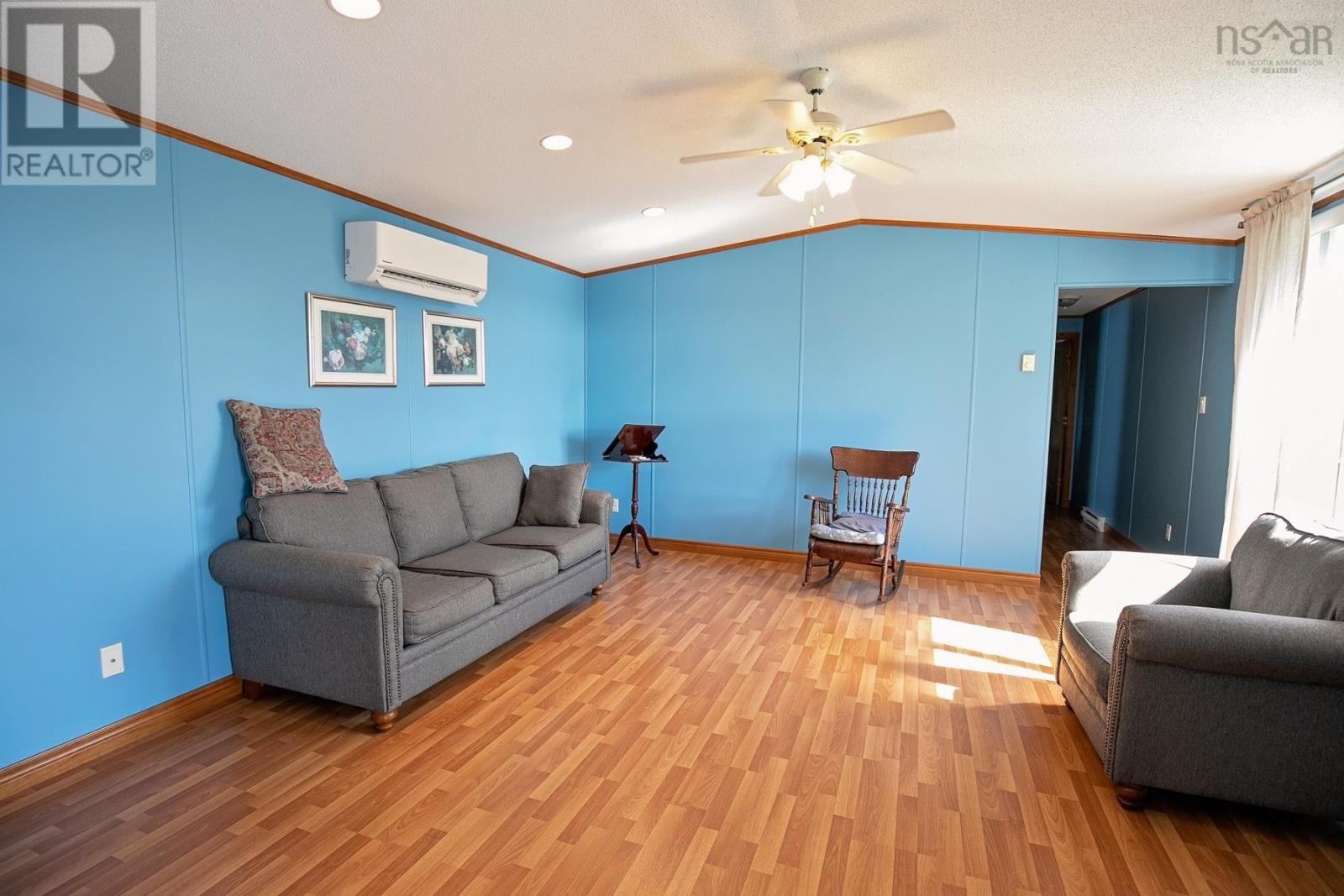27 Fernwood Drive, Amherst, Nova Scotia  B4H 4P4 - Photo 17 - 202623316