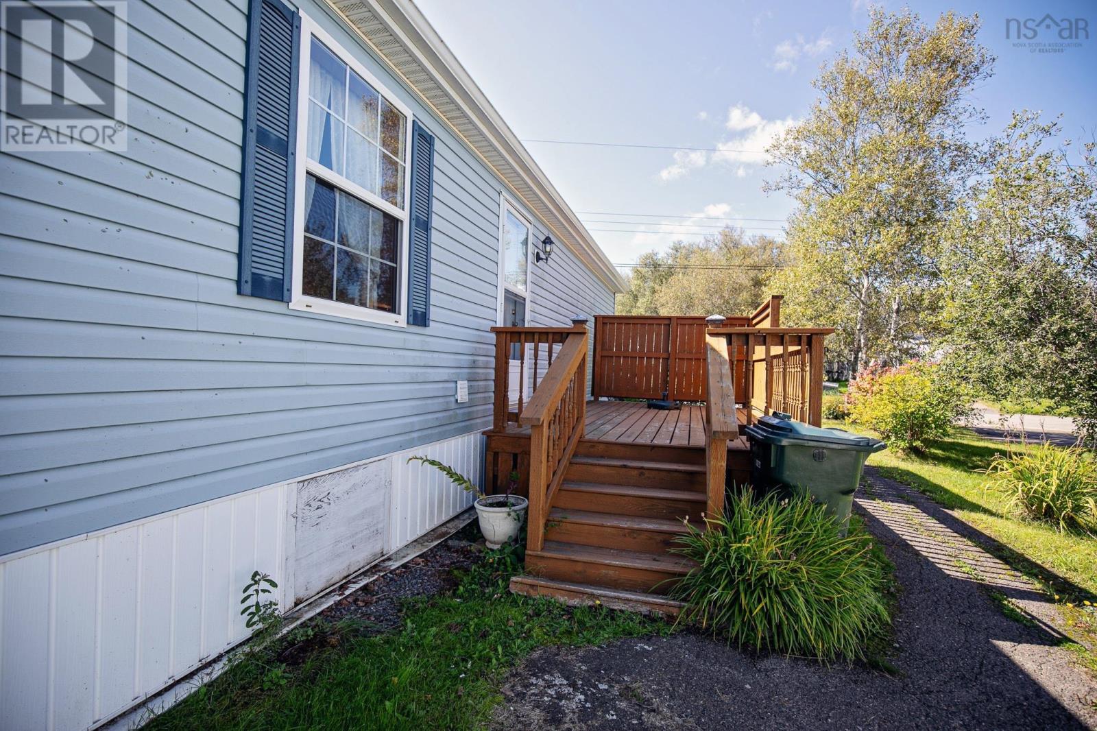 27 Fernwood Drive, Amherst, Nova Scotia  B4H 4P4 - Photo 3 - 202623316