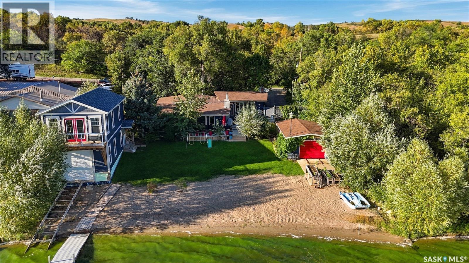 526 Pasqua Lake ROAD photo 1