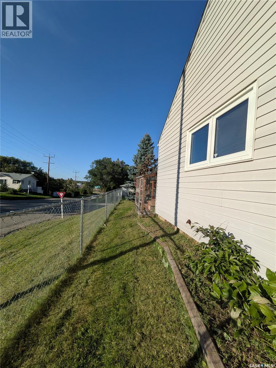 501 19th Street E, Prince Albert, Saskatchewan  S6V 1K3 - Photo 14 - SK048411