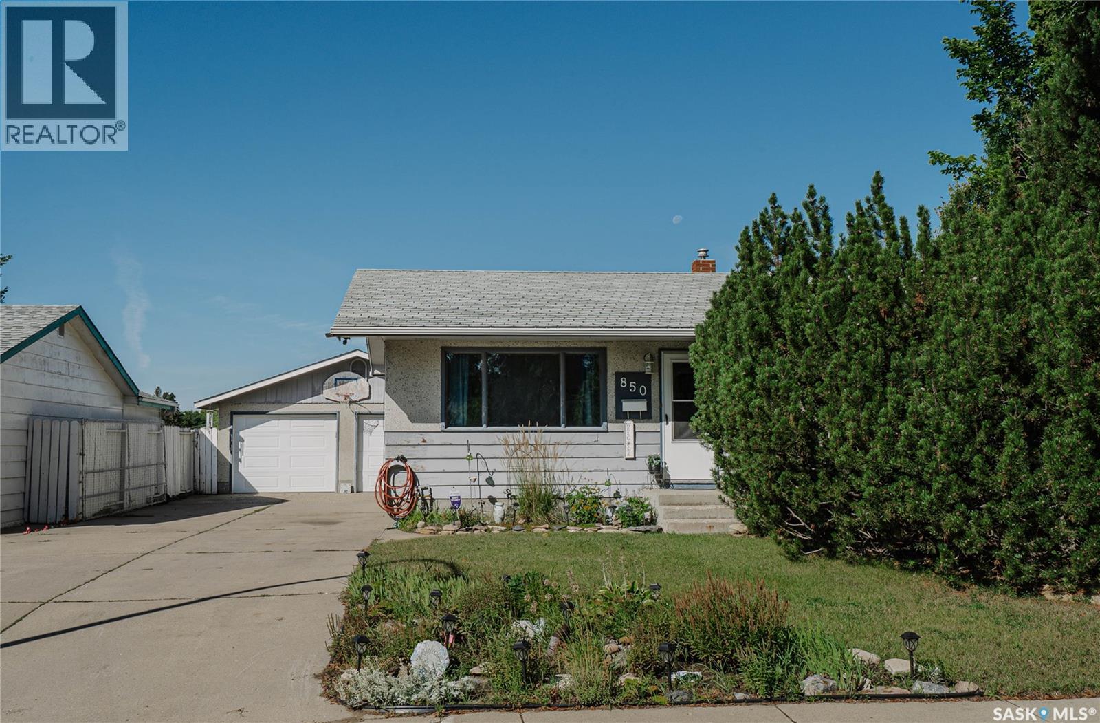 850 East Centre, Saskatoon, Saskatchewan  S7J 2Z7 - Photo 3 - SK048254
