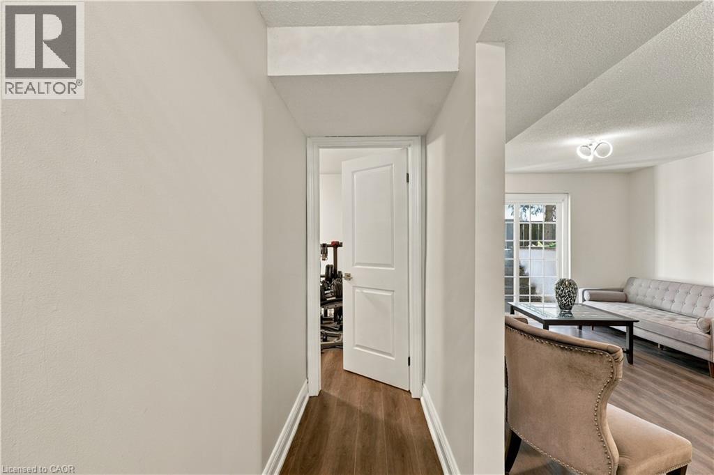 2390 Sinclair Circle, Burlington, Ontario  L7P 3C3 - Photo 33 - 40863224