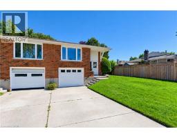 31 GROSBEAK Road, Elmira, Ontario