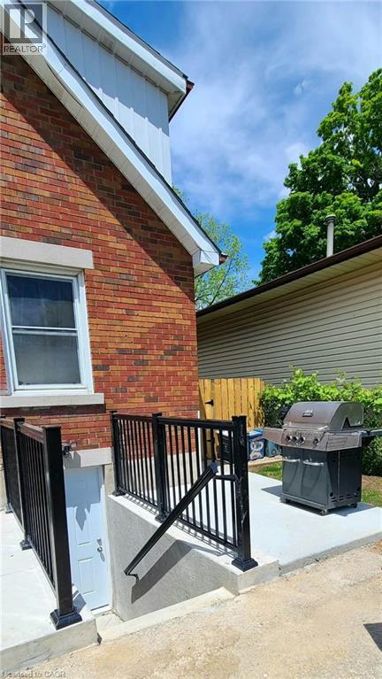 120 Elmwood Avenue Unit# B, Cambridge, Ontario  N1R 4Y6 - Photo 3 - 40863459