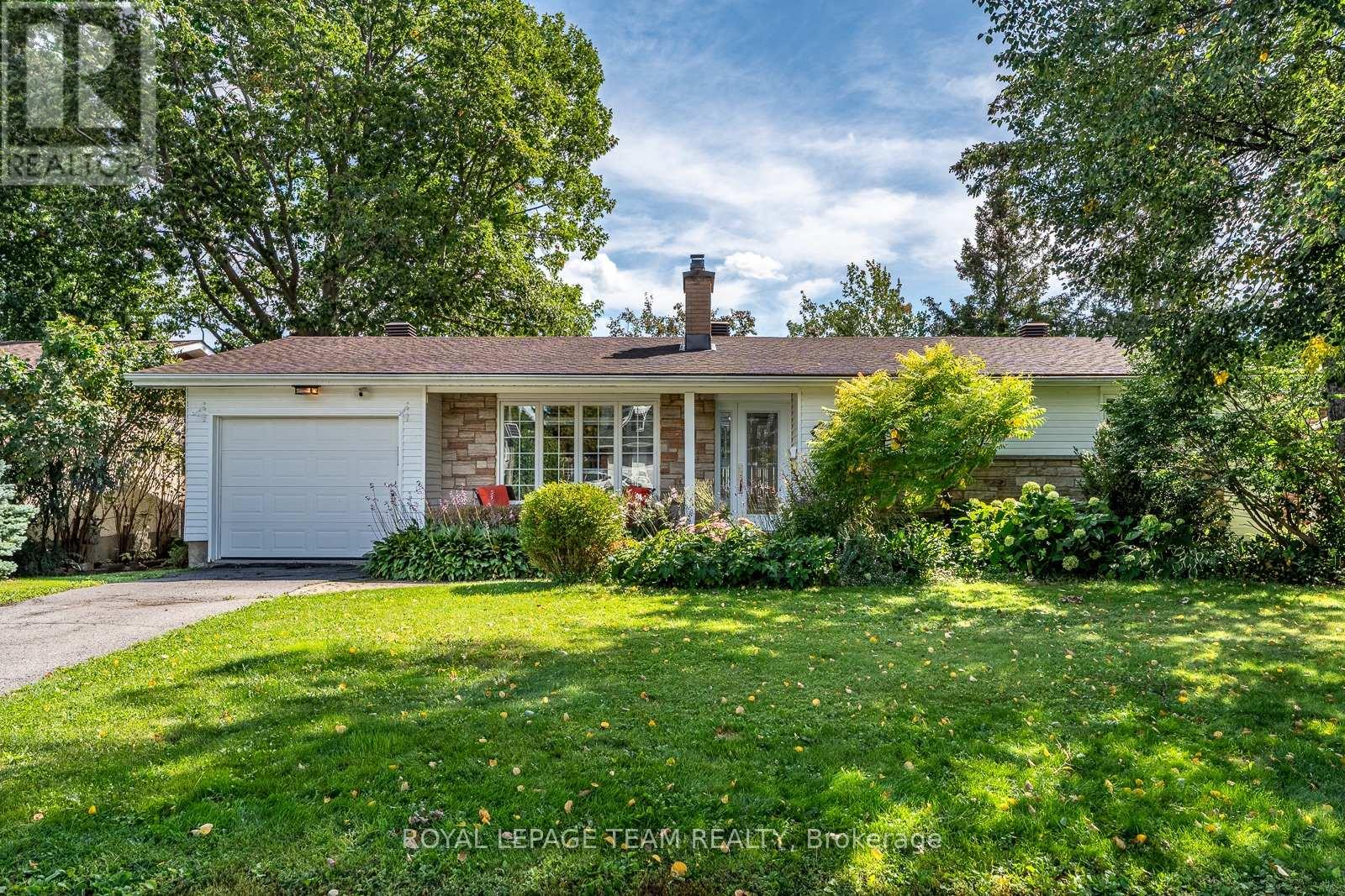 1840 APPLEFORD STREET, Ottawa, Ontario