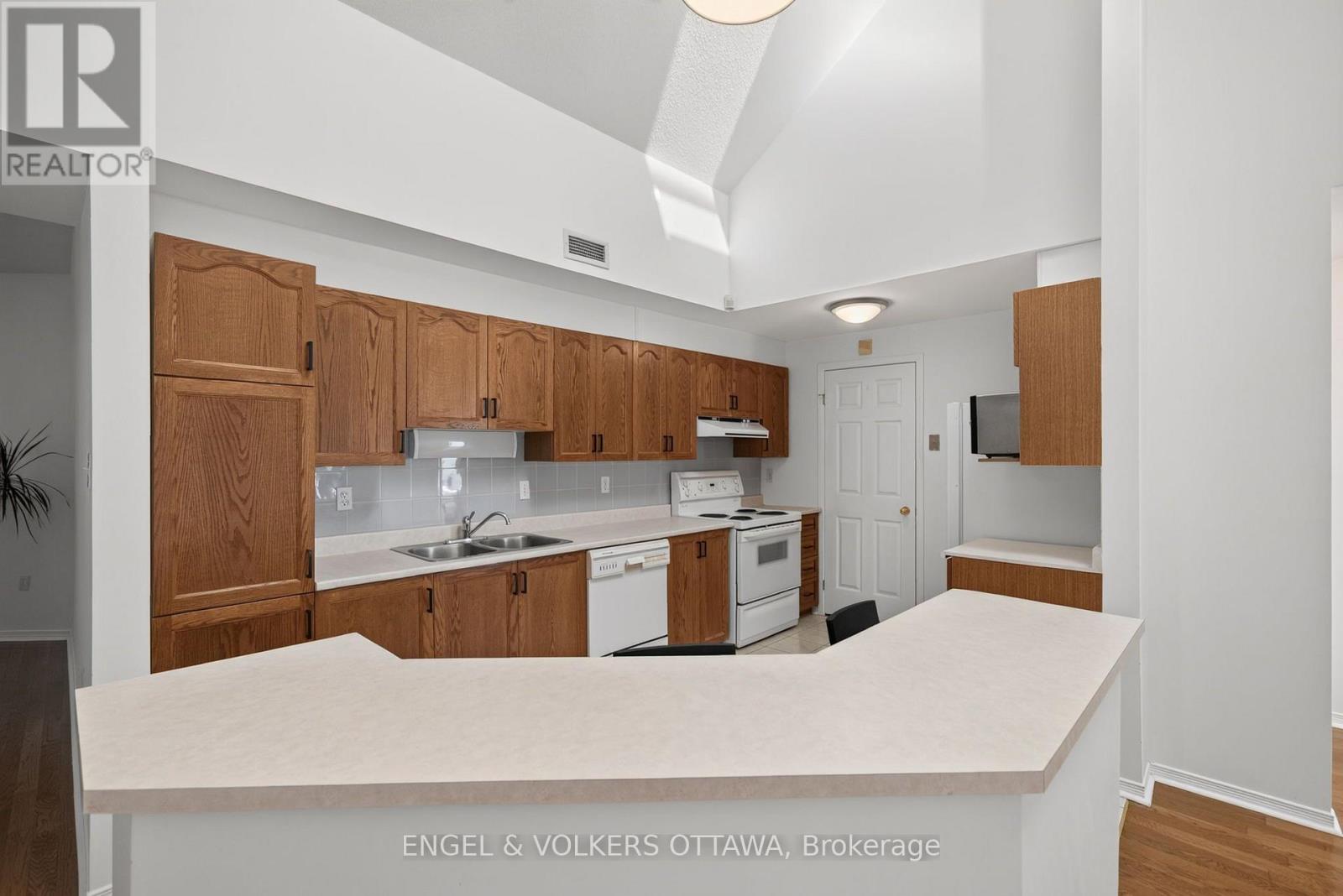 116 Robson Court, Ottawa, Ontario K2K 2W1 - Photo 10 - X13784850