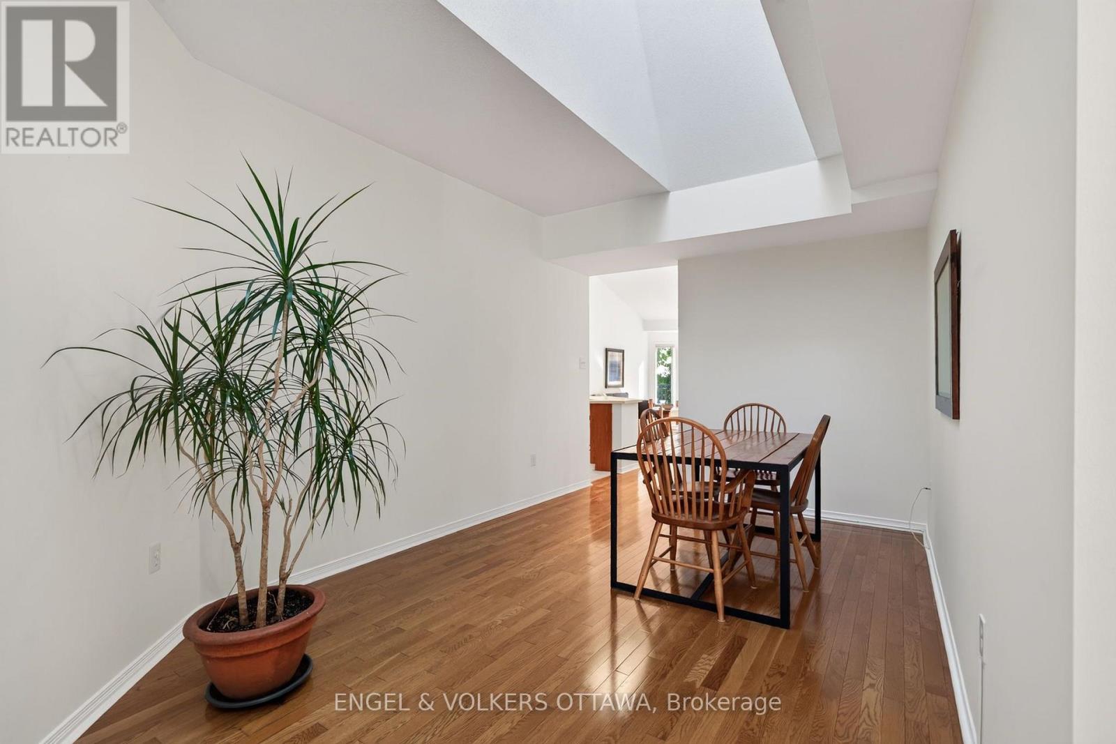 116 Robson Court, Ottawa, Ontario K2K 2W1 - Photo 6 - X13784850