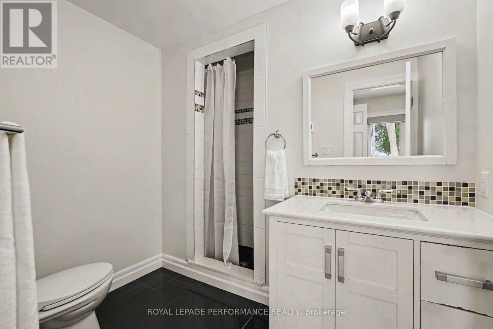 2061 Cabot Street, Ottawa, Ontario  K1H 6J7 - Photo 17 - X13784972
