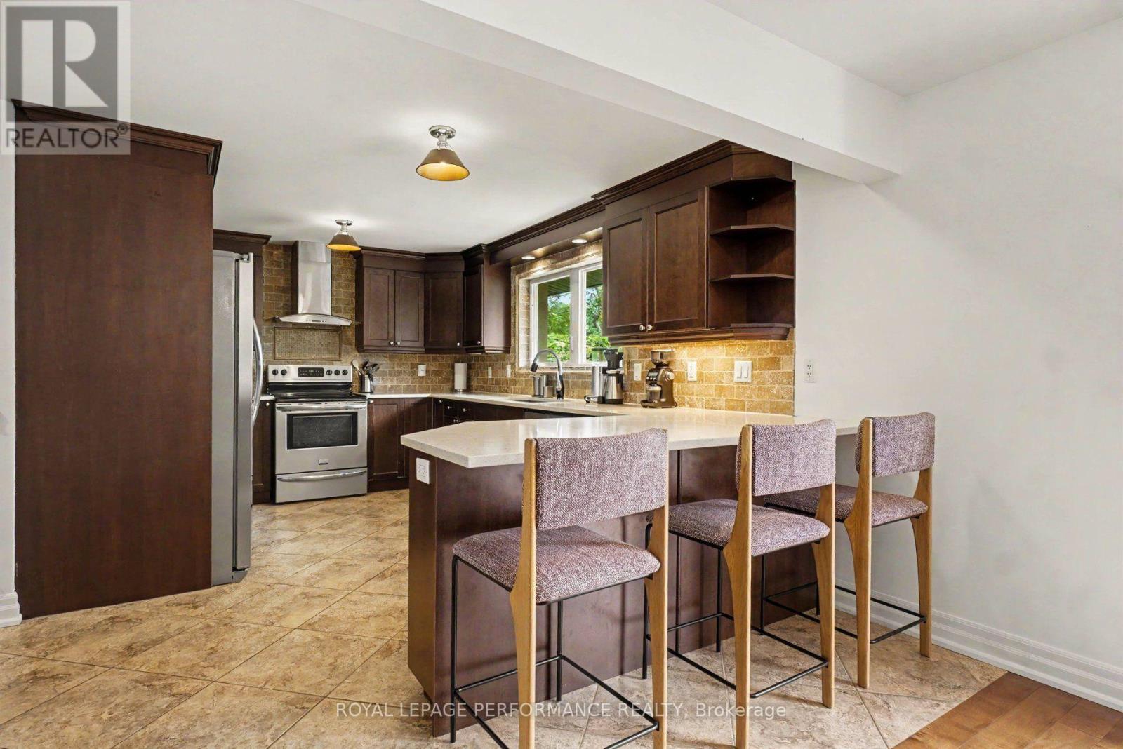 2061 Cabot Street, Ottawa, Ontario  K1H 6J7 - Photo 8 - X13784972
