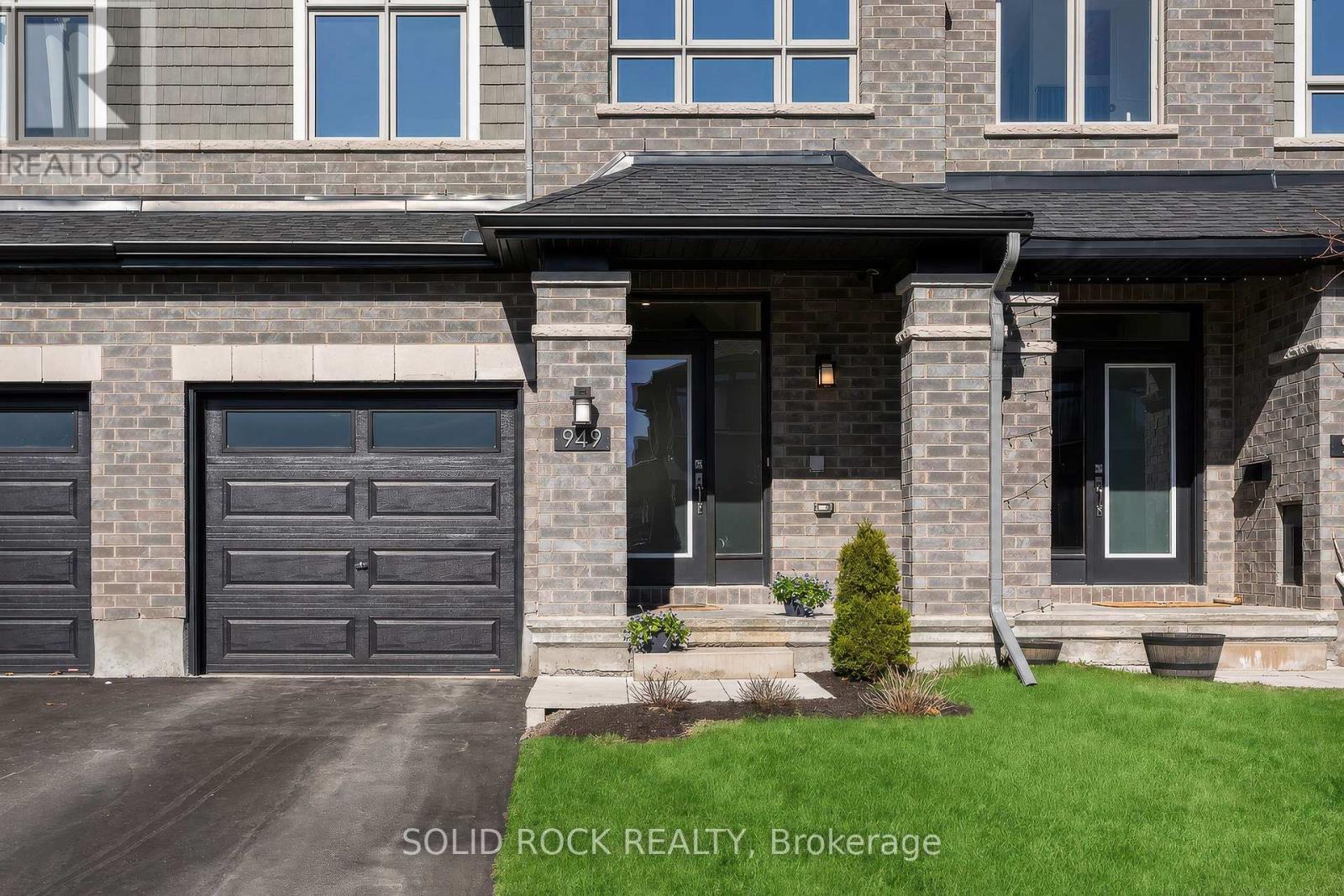 949 Omagaki Way, Ottawa, Ontario K1X 0J3 - Photo 3 - X13784984