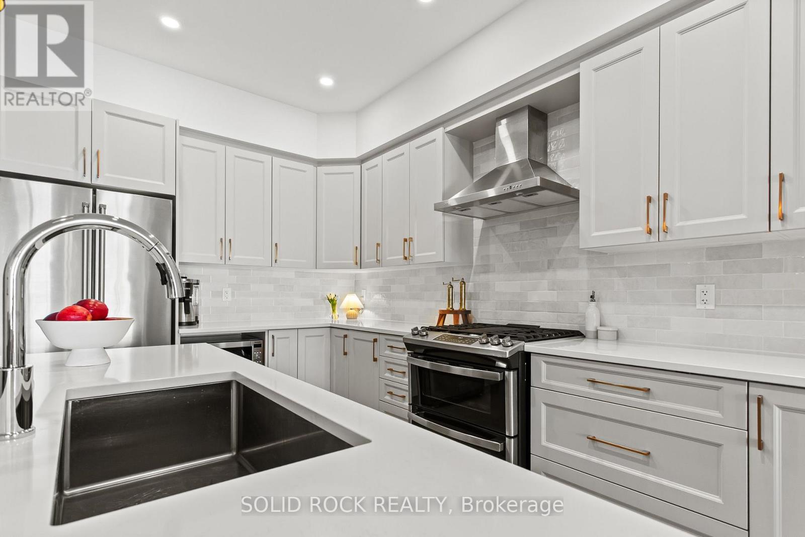 949 Omagaki Way, Ottawa, Ontario K1X 0J3 - Photo 8 - X13784984