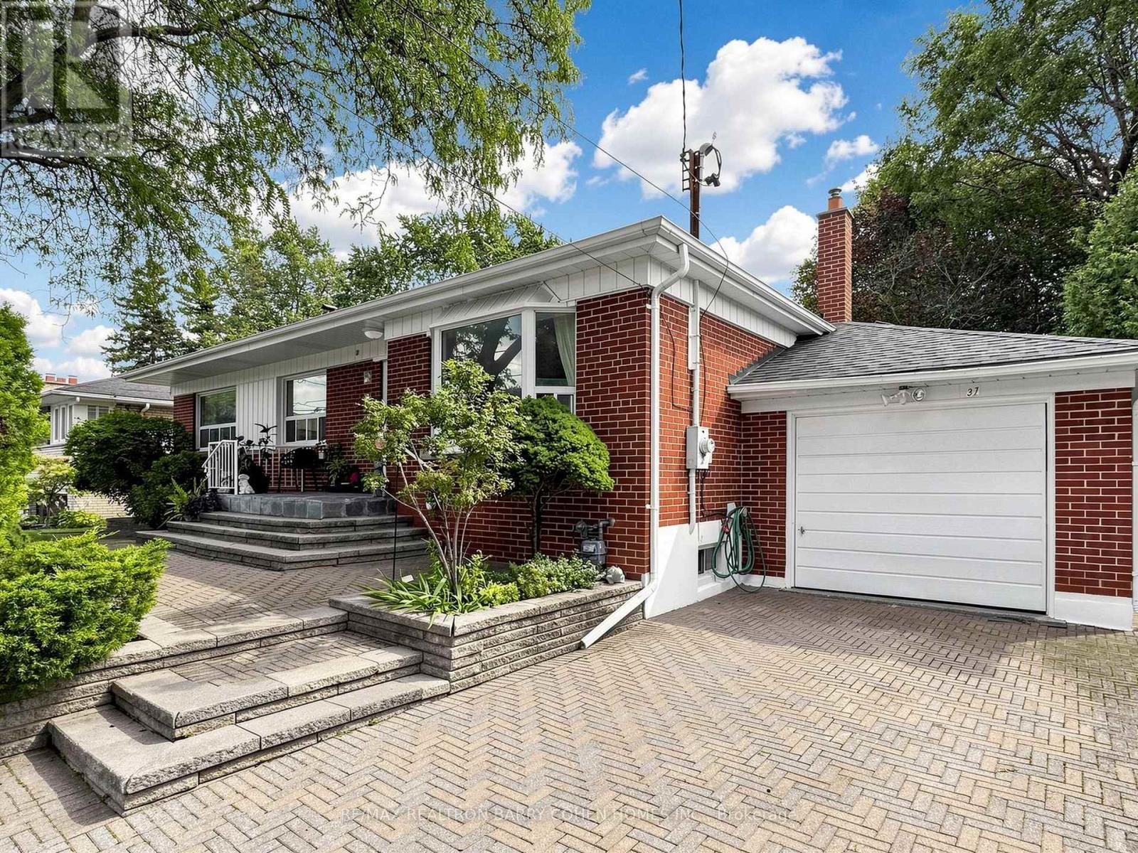 37 Tefley Road, Toronto, Ontario  M2M 1C5 - Photo 2 - C13784806