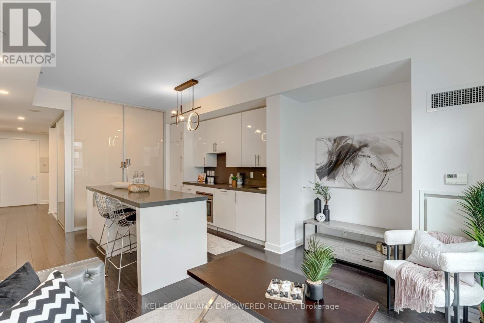 719 - 156 PORTLAND STREET, Toronto, Ontario
