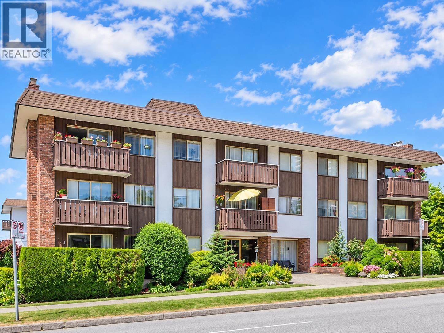 202 1345 CHESTERFIELD AVENUE, north vancouver, British Columbia