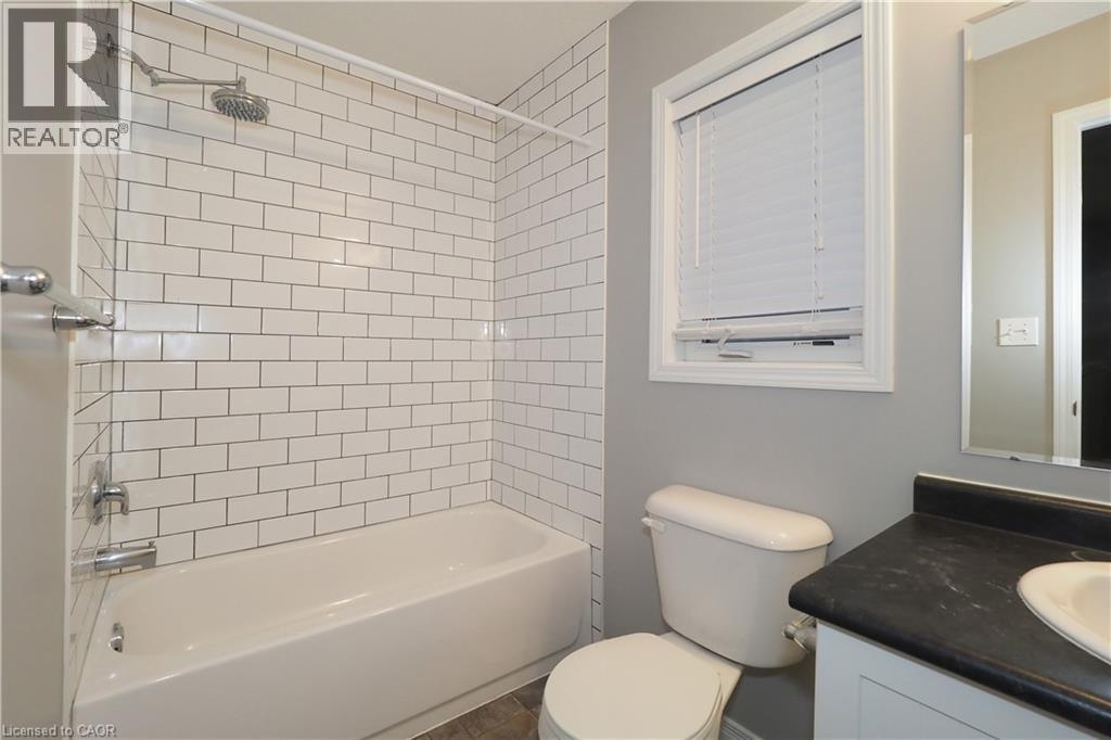 7 Upper Mercer Street Unit# J37, Kitchener, Ontario  N2A 0B7 - Photo 33 - 40863130