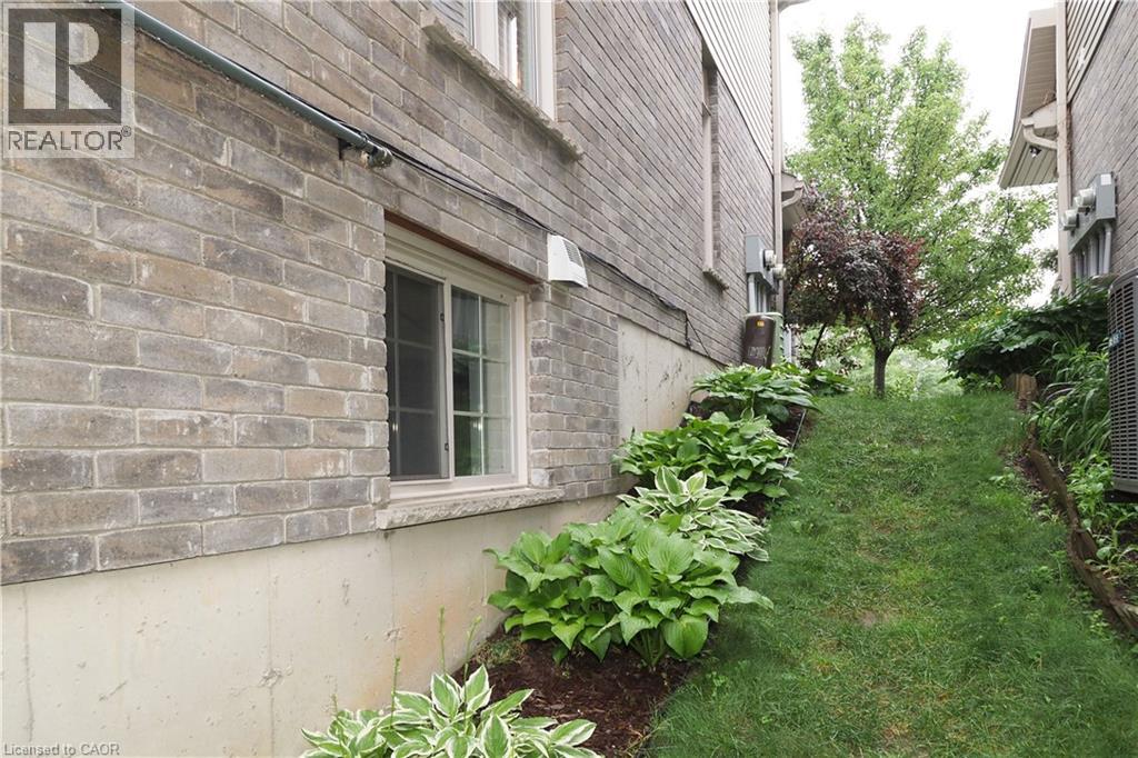 7 Upper Mercer Street Unit# J37, Kitchener, Ontario  N2A 0B7 - Photo 47 - 40863130