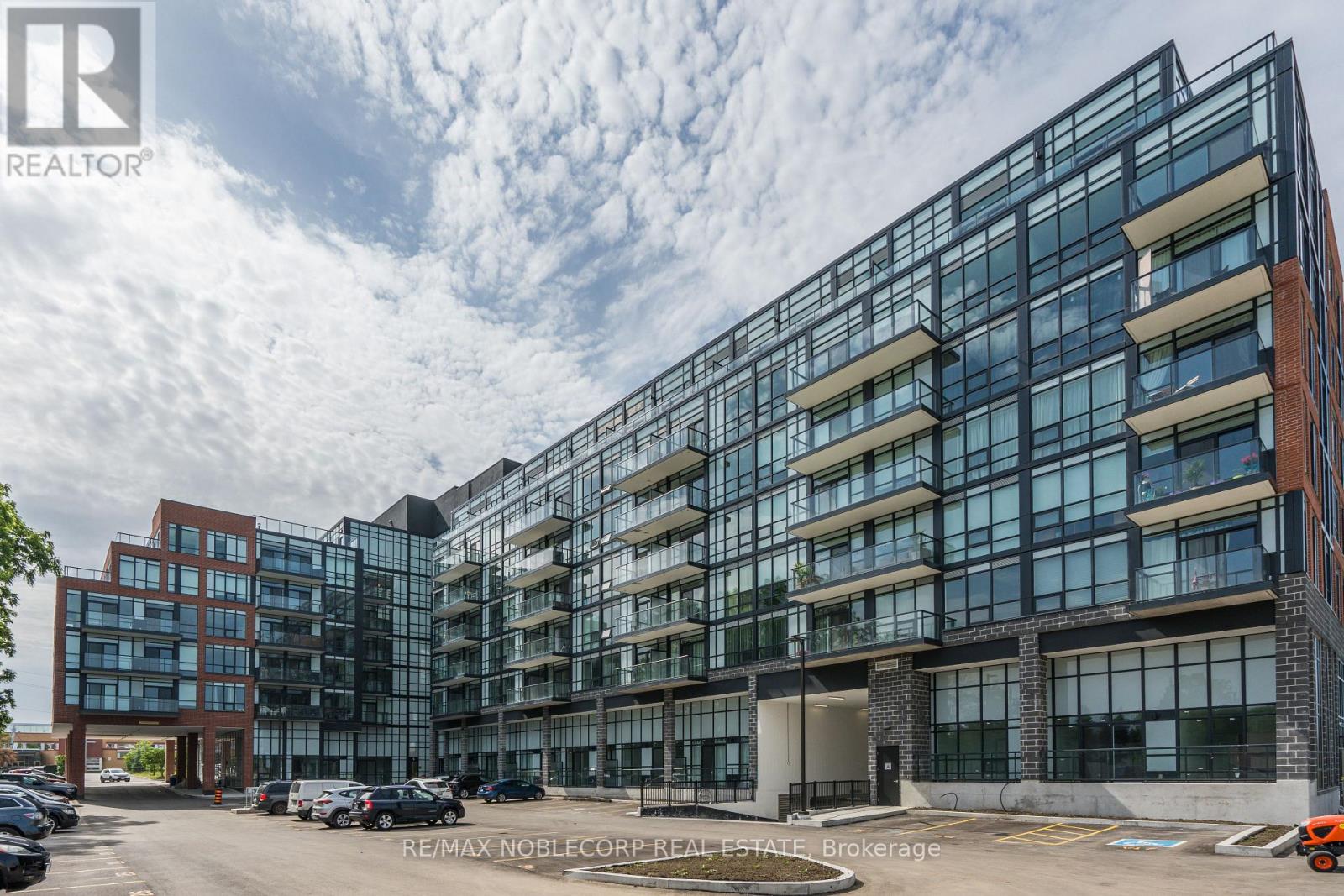 626 - 681 Yonge Street, Barrie, Ontario  L9K 0J1 - Photo 2 - S13784918