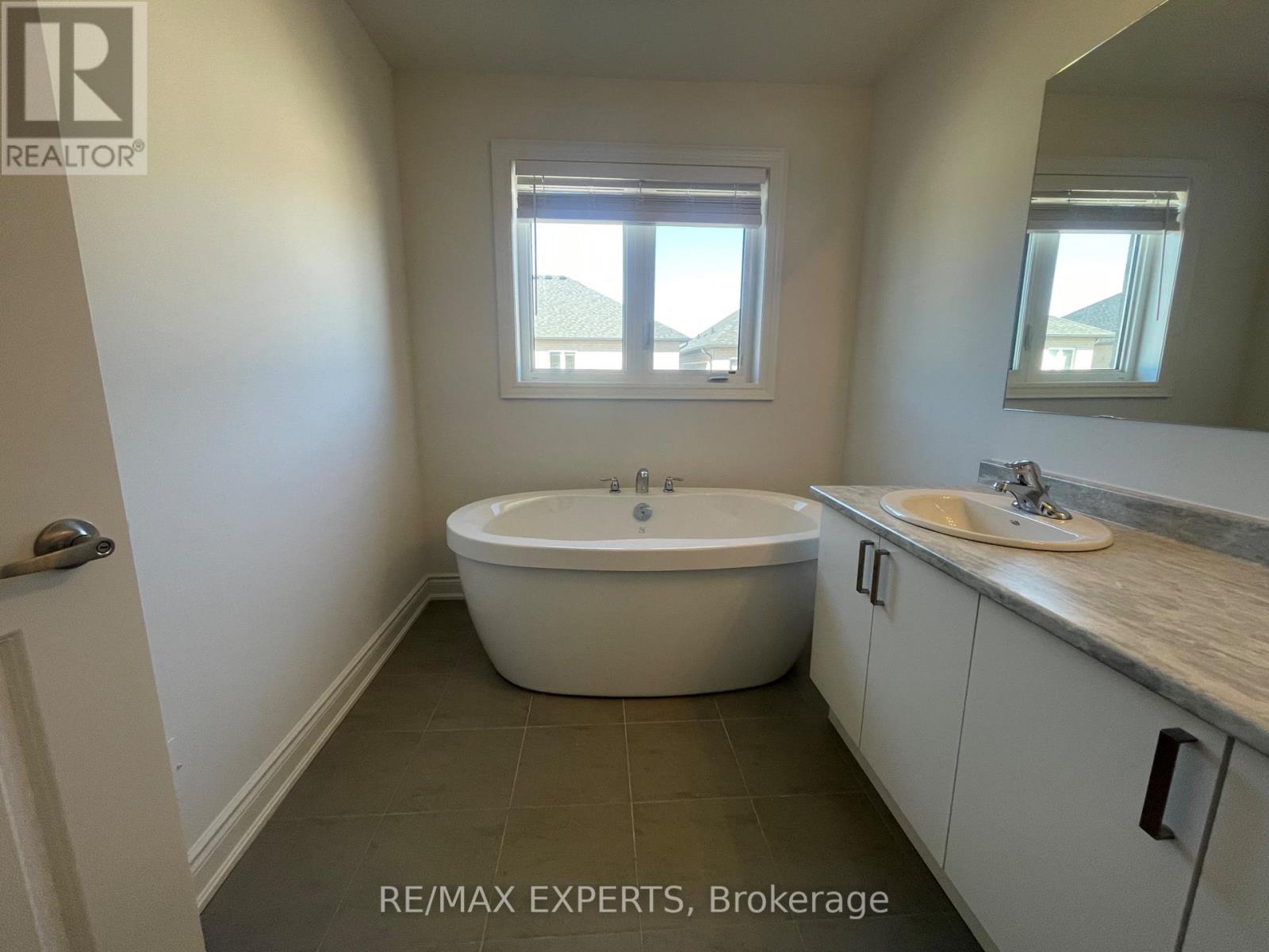 14 Autumn Drive, Wasaga Beach, Ontario  L9Z 0K7 - Photo 13 - S13784992