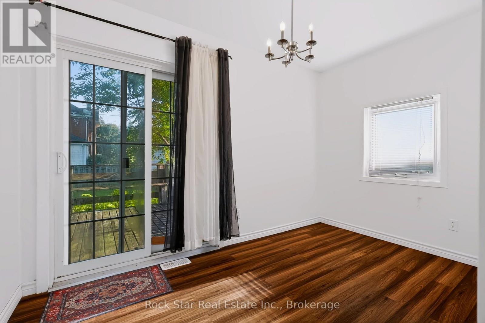 22 RICH AVENUE photo 17