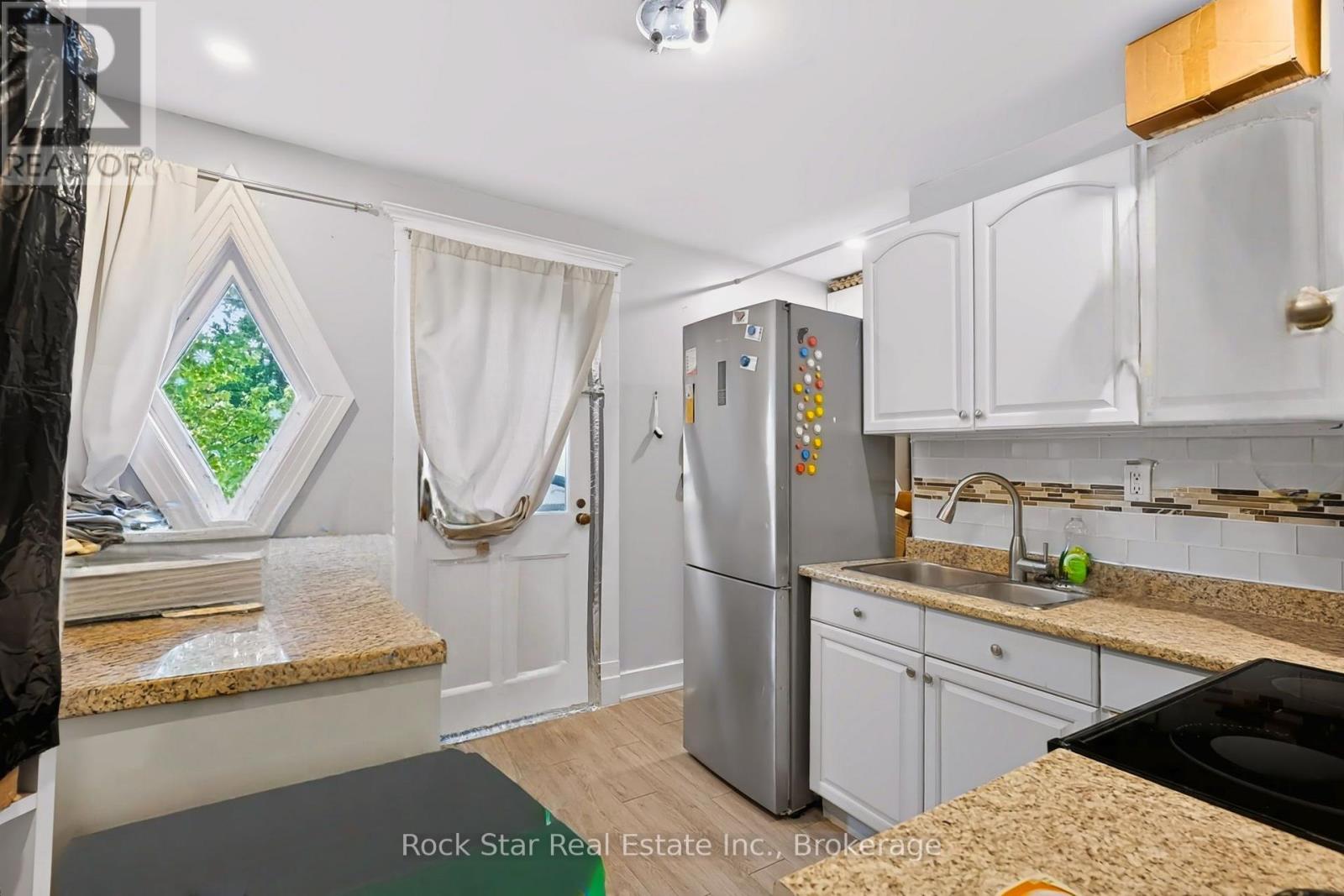 22 RICH AVENUE photo 26