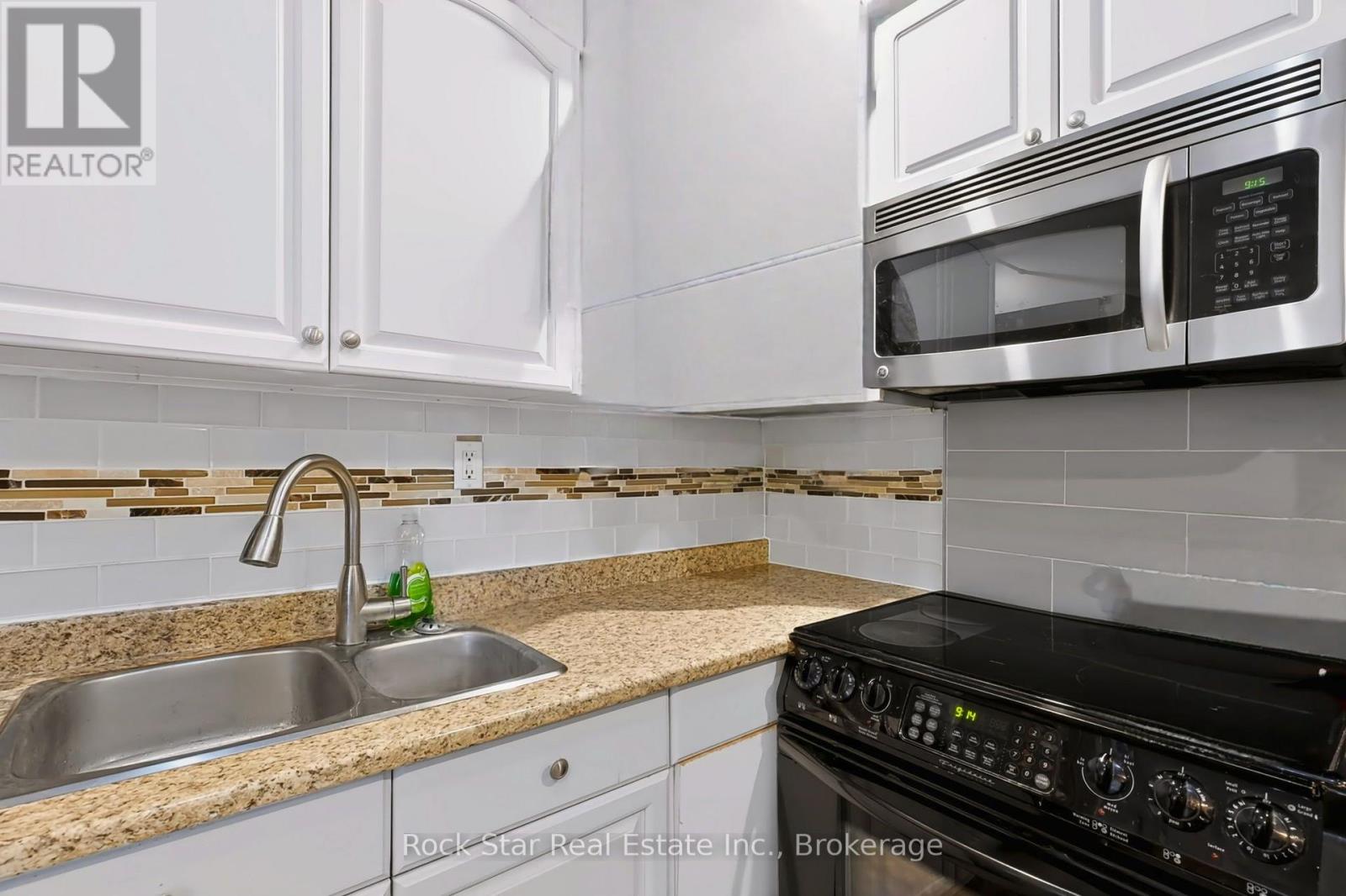 22 RICH AVENUE photo 27