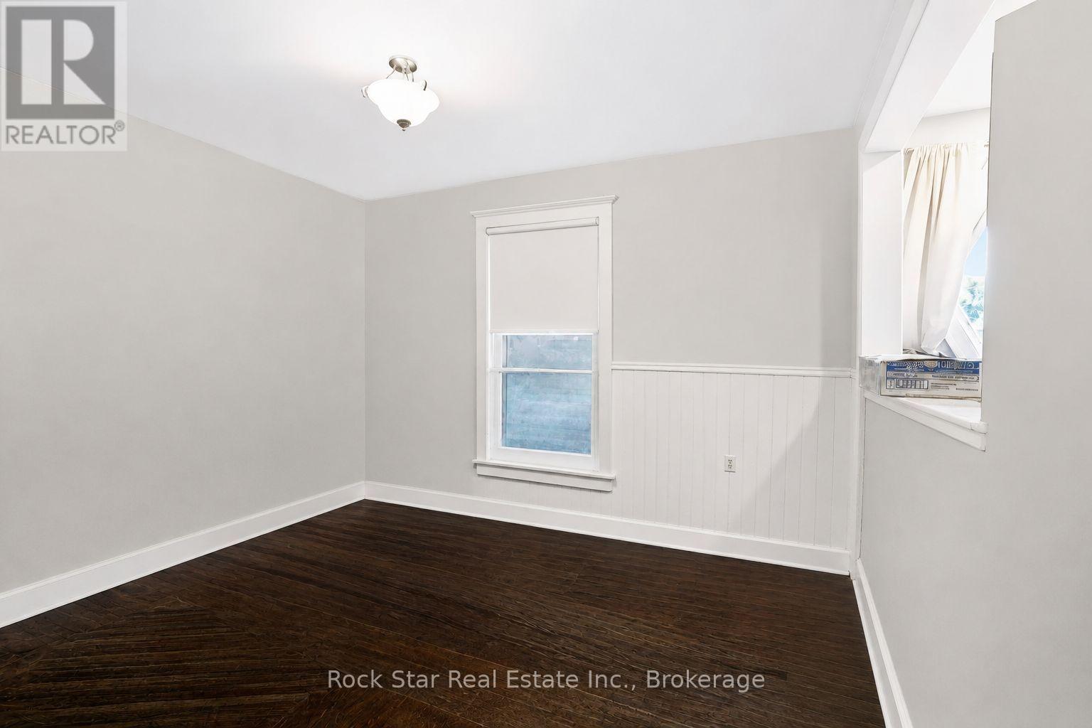 22 RICH AVENUE photo 28