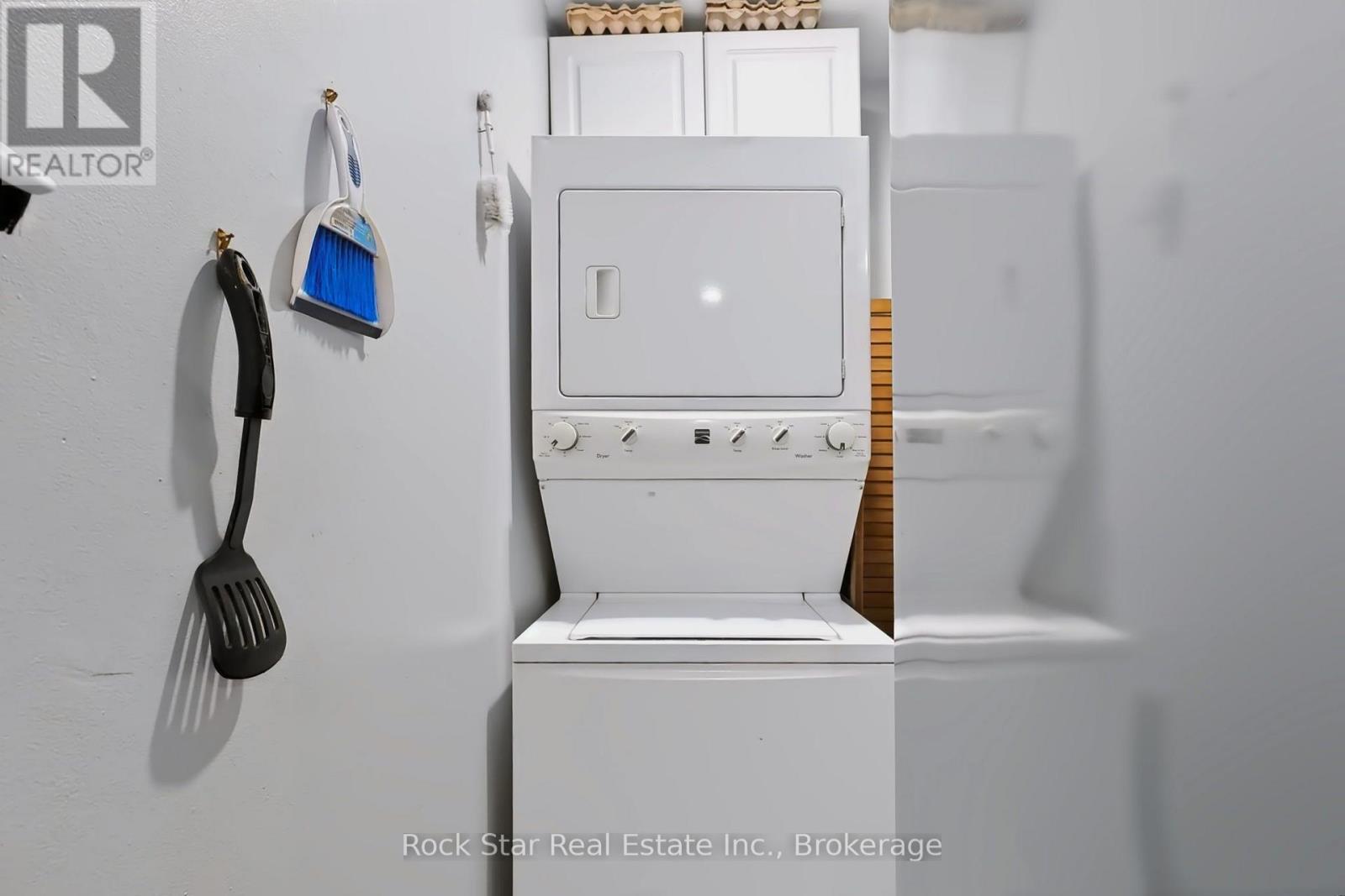 22 RICH AVENUE photo 34