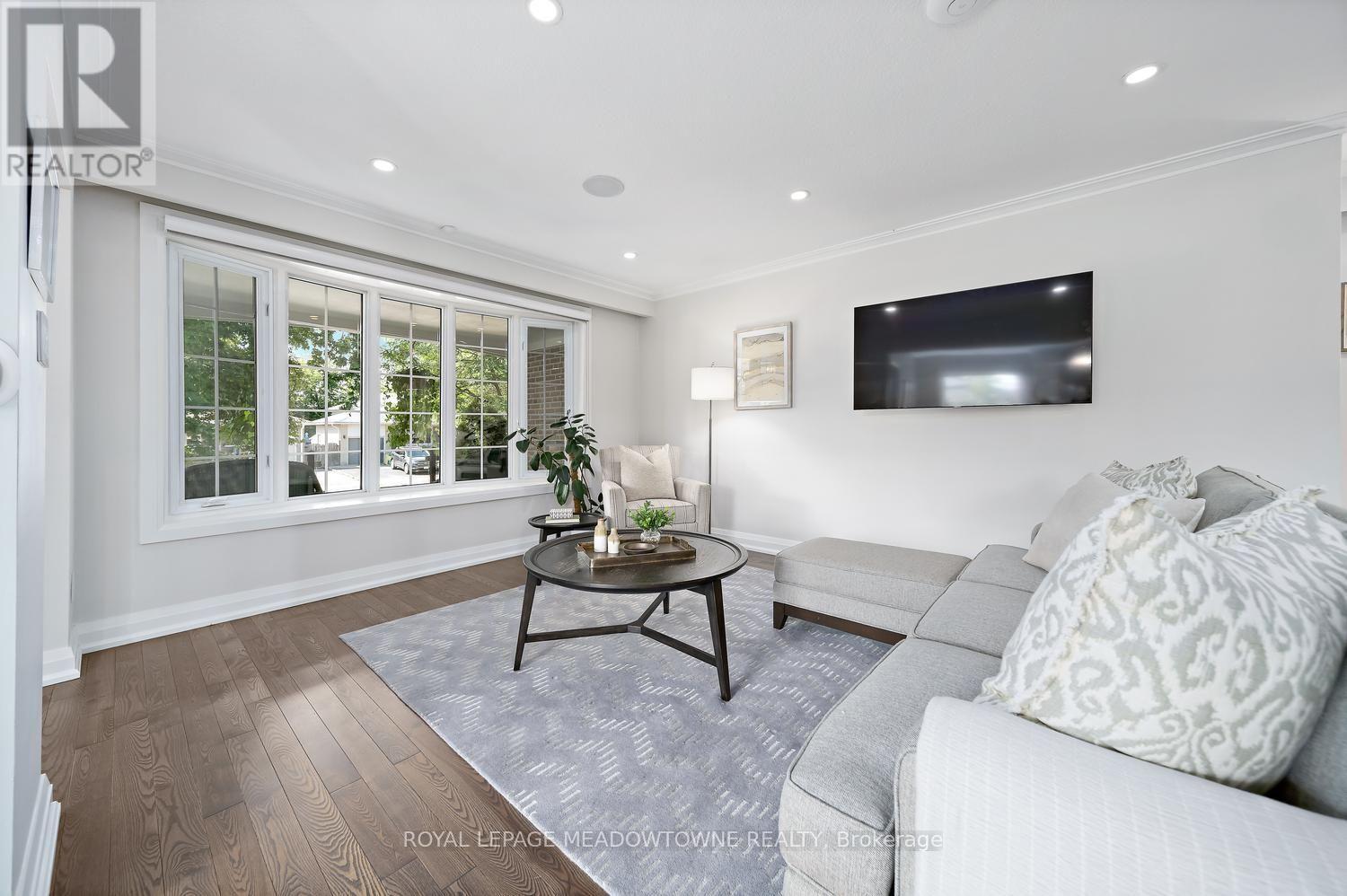 42 Oxenden Crescent, Toronto, Ontario  M9C 4H4 - Photo 10 - W13784800