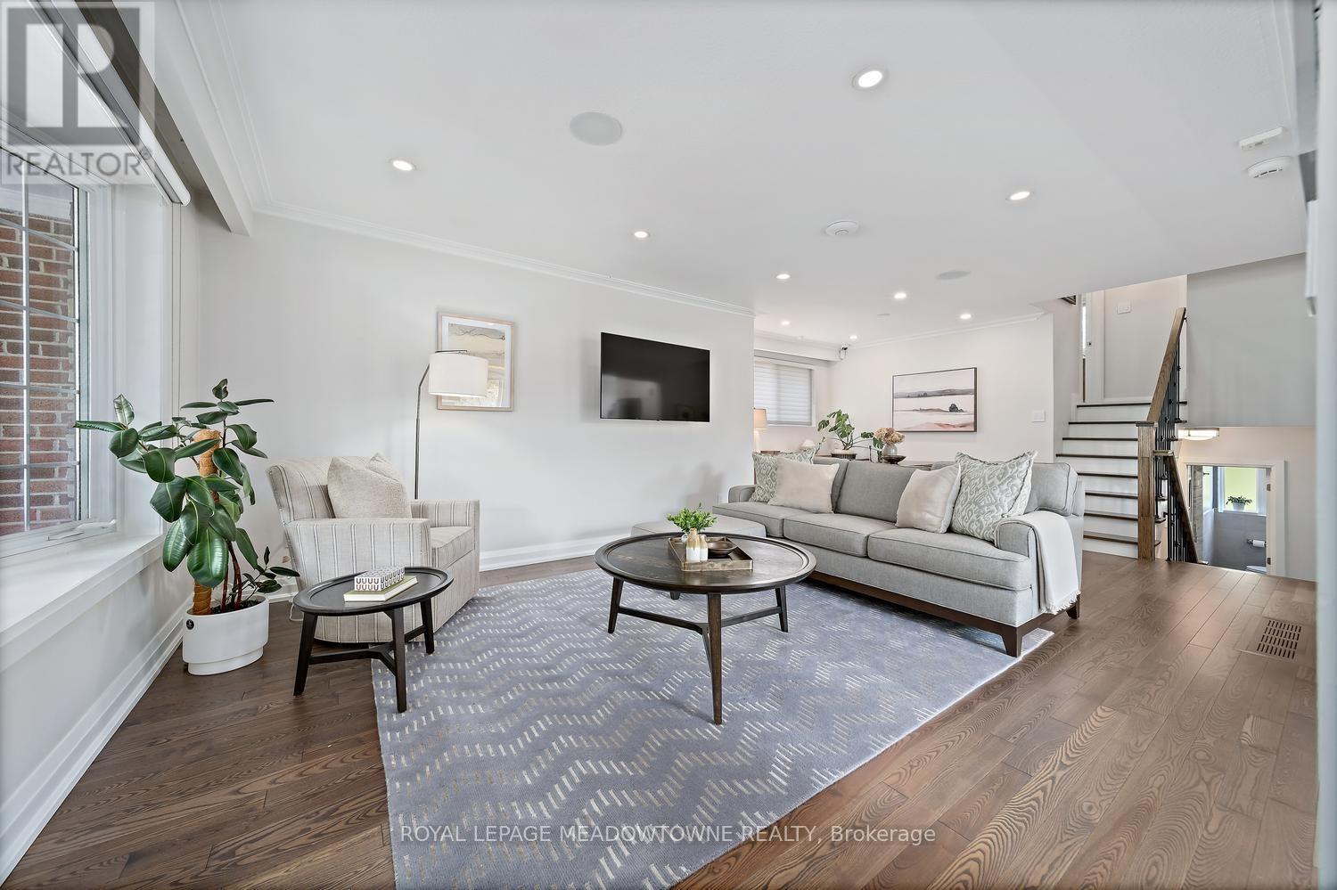 42 Oxenden Crescent, Toronto, Ontario  M9C 4H4 - Photo 12 - W13784800