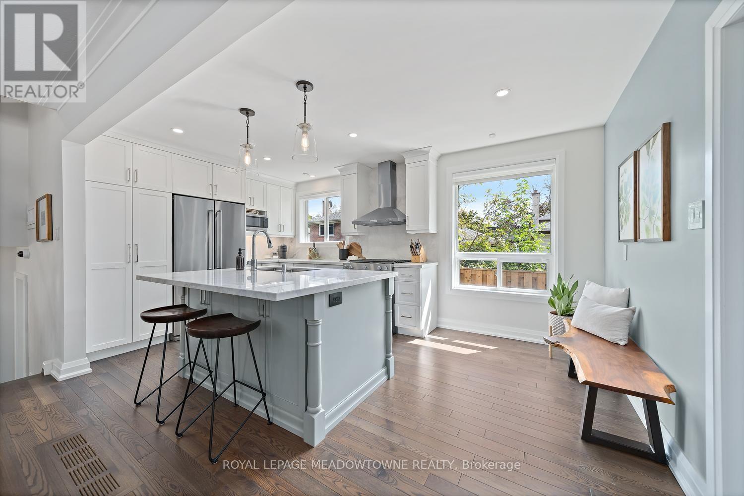 42 Oxenden Crescent, Toronto, Ontario  M9C 4H4 - Photo 14 - W13784800
