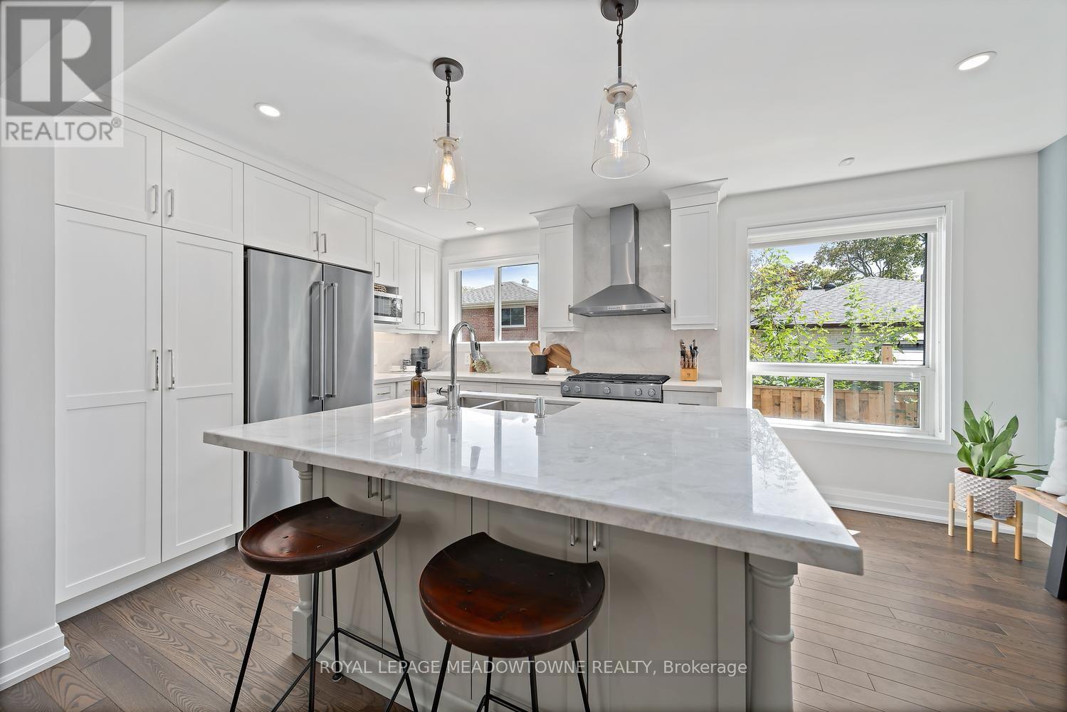 42 Oxenden Crescent, Toronto, Ontario  M9C 4H4 - Photo 17 - W13784800