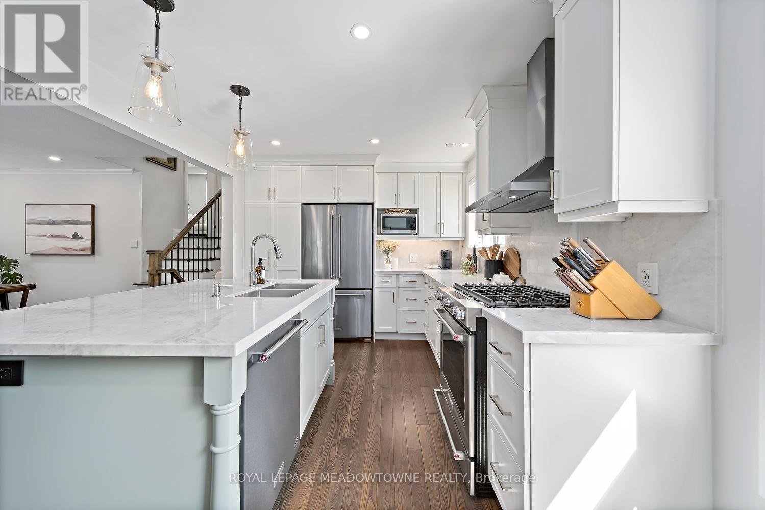 42 Oxenden Crescent, Toronto, Ontario  M9C 4H4 - Photo 18 - W13784800