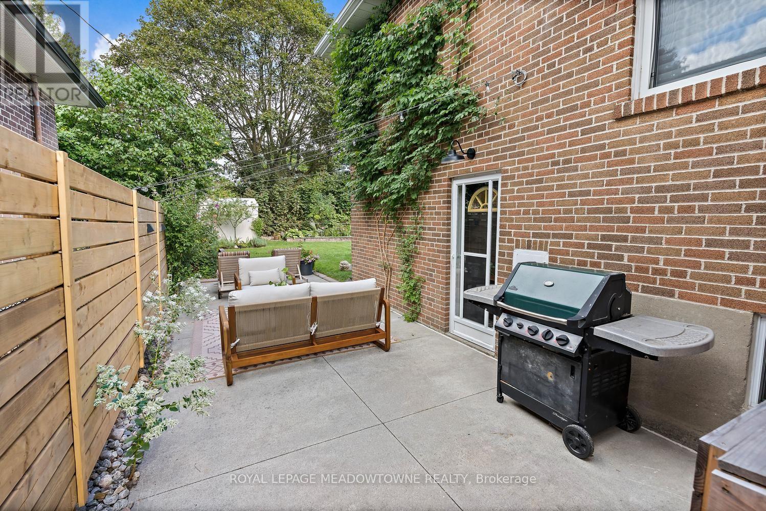 42 Oxenden Crescent, Toronto, Ontario  M9C 4H4 - Photo 39 - W13784800
