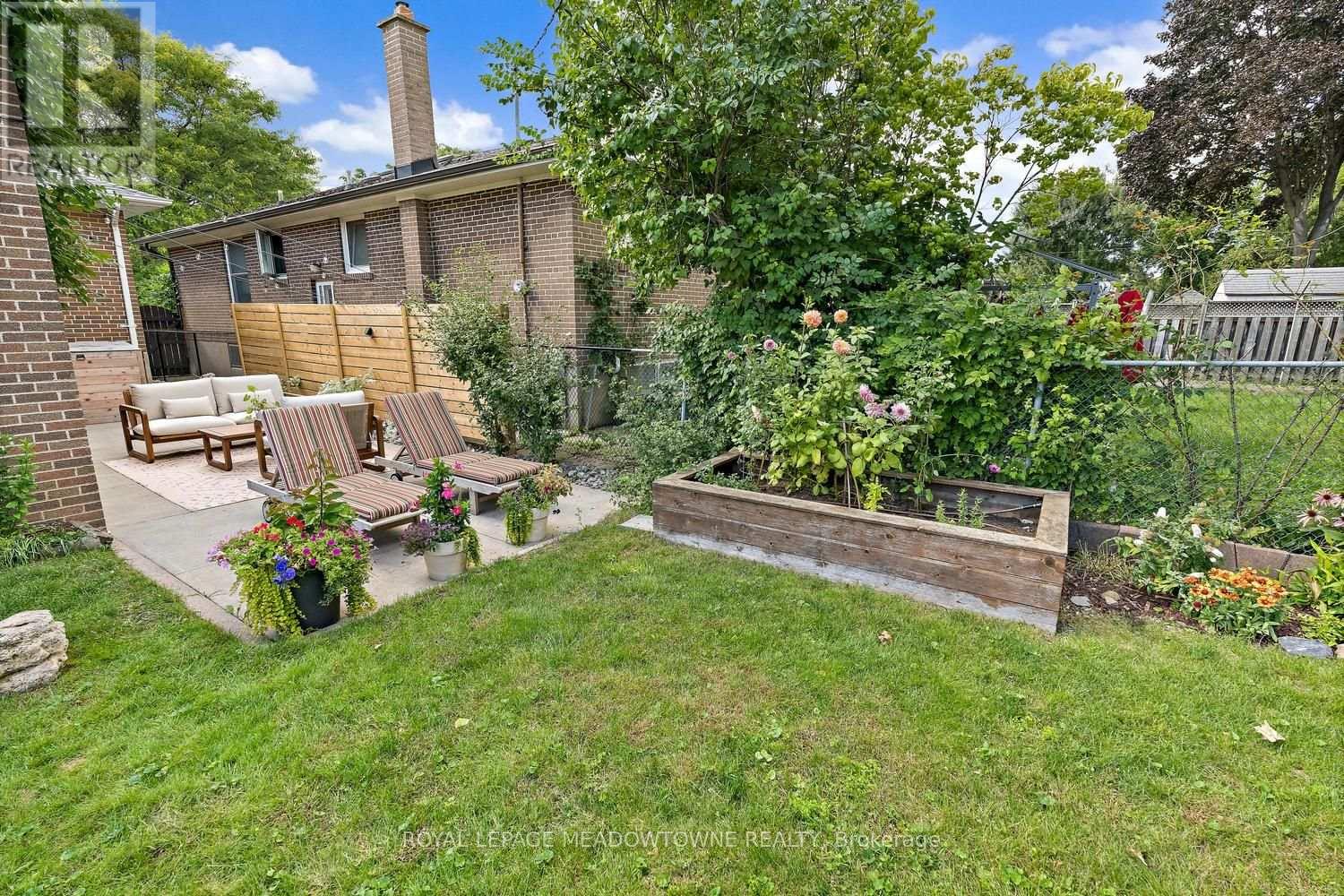 42 Oxenden Crescent, Toronto, Ontario  M9C 4H4 - Photo 43 - W13784800