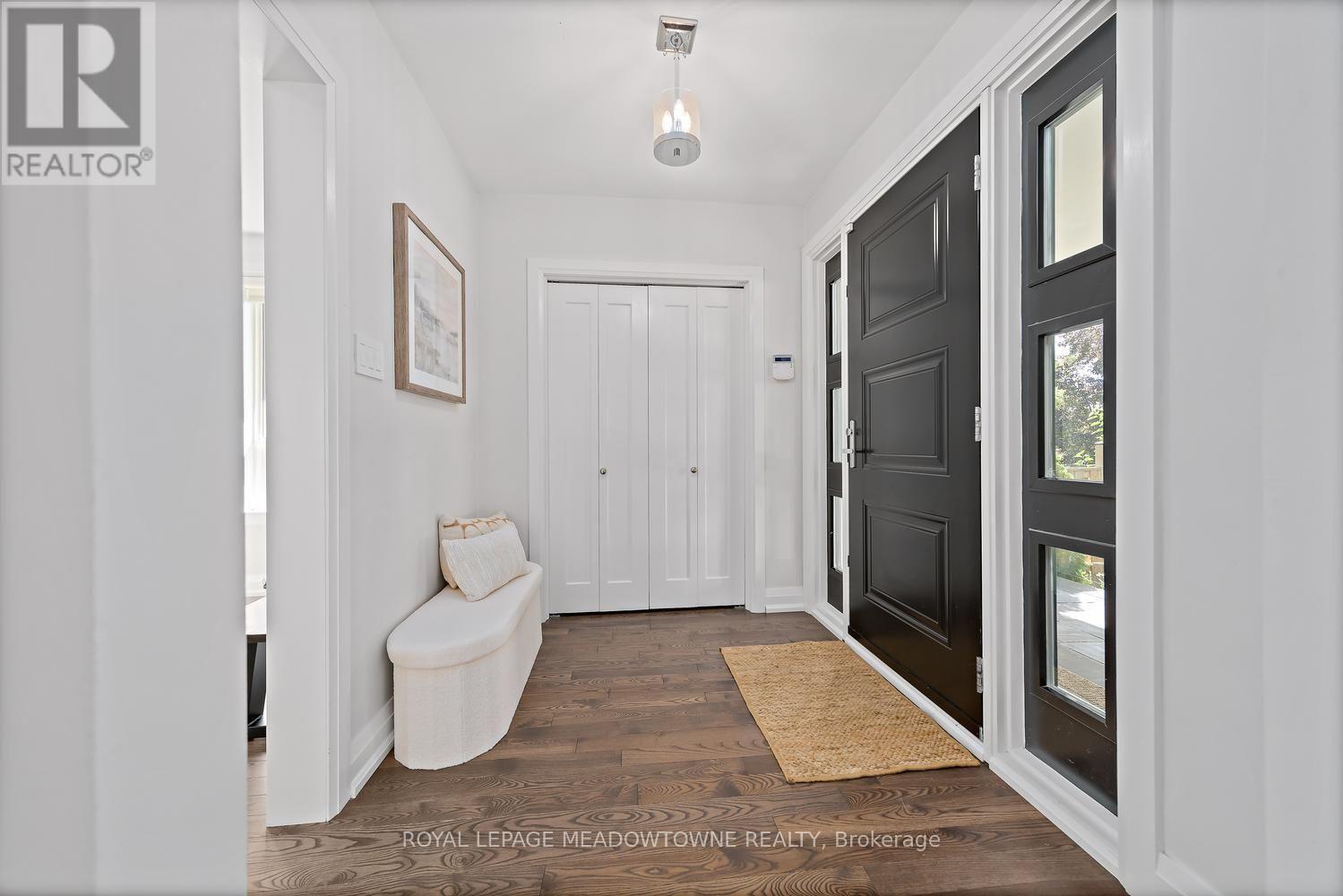 42 Oxenden Crescent, Toronto, Ontario  M9C 4H4 - Photo 6 - W13784800
