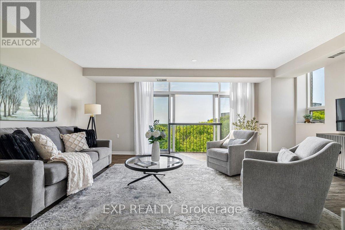 708 - 200 Burnhamthorpe Road E, Mississauga (City Centre), Ontario  L5A 4L4 - Photo 2 - W13784888