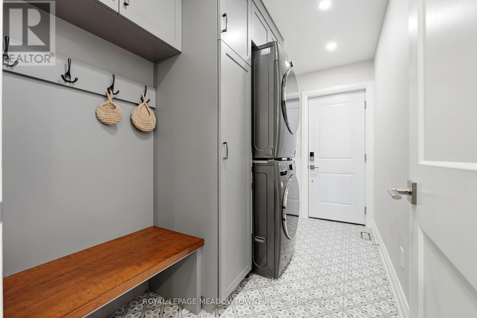 7 Terry Court, Halton Hills, Ontario  L7G 1P4 - Photo 18 - W13784890