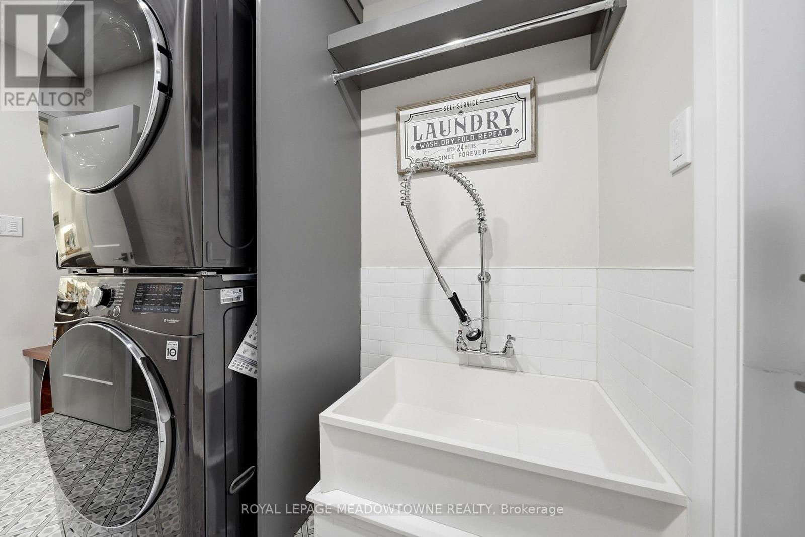7 Terry Court, Halton Hills, Ontario  L7G 1P4 - Photo 19 - W13784890