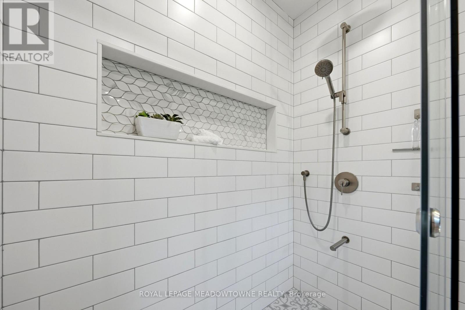 7 Terry Court, Halton Hills, Ontario  L7G 1P4 - Photo 24 - W13784890