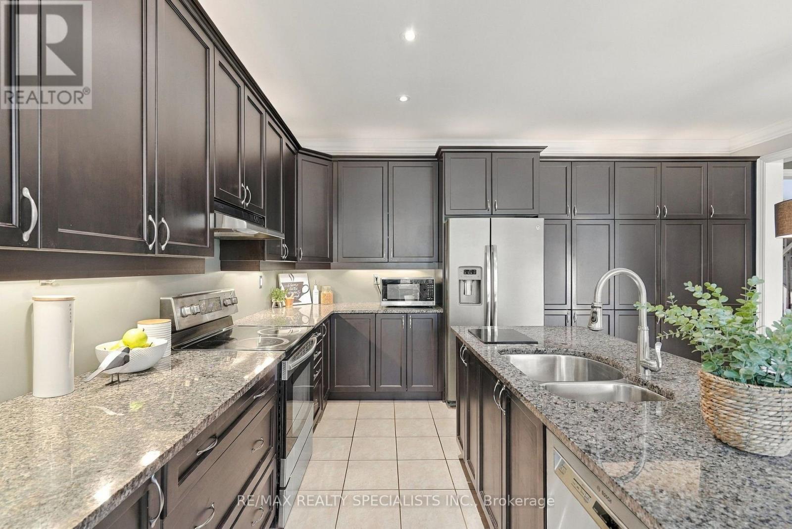 212 Leiterman Drive, Milton, Ontario  L9T 8B3 - Photo 10 - W13784934