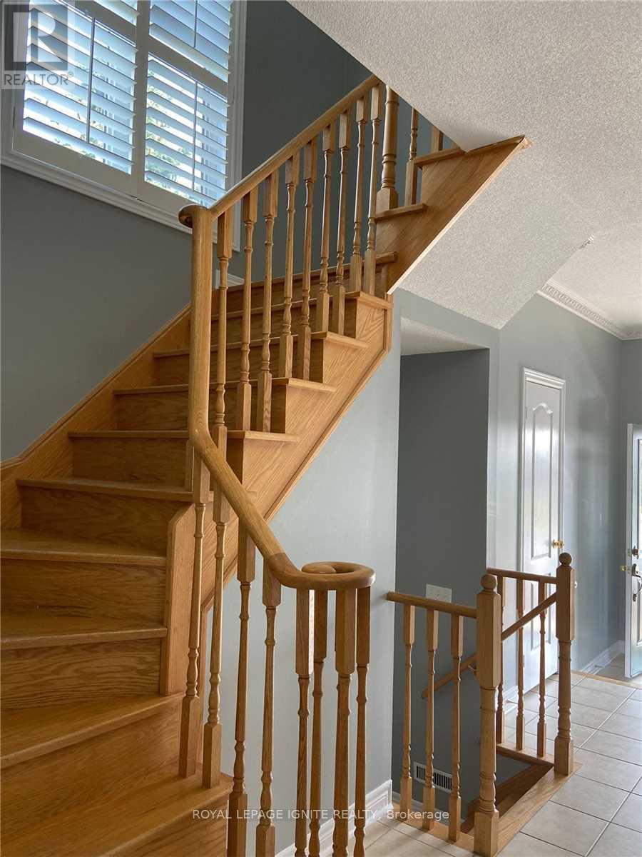 23 Royal Vista Road, Brampton, Ontario  L6Y 0K8 - Photo 9 - W13784952