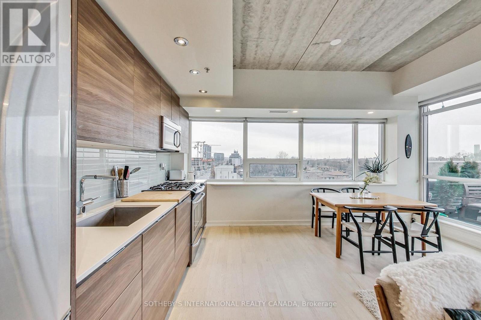 602 - 51 Lady Bank Road, Toronto, Ontario  M8Z 0C9 - Photo 2 - W13784484